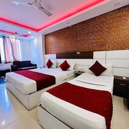 Palm Majestic At Airport Hotel New Delhi Exterior foto