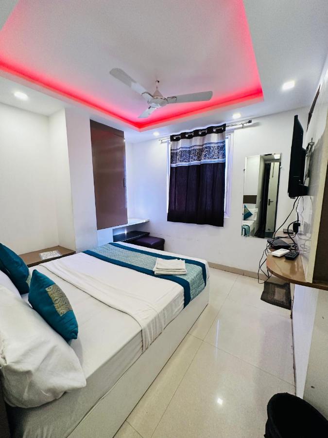 Palm Majestic At Airport Hotel New Delhi Exterior foto