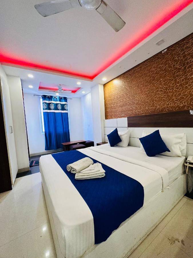 Palm Majestic At Airport Hotel New Delhi Exterior foto