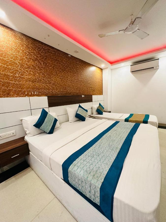 Palm Majestic At Airport Hotel New Delhi Exterior foto
