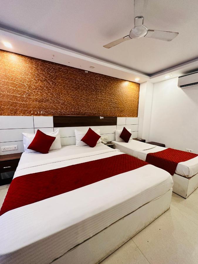 Palm Majestic At Airport Hotel New Delhi Exterior foto