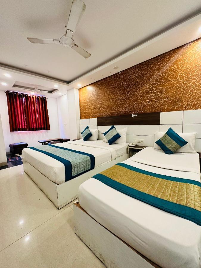 Palm Majestic At Airport Hotel New Delhi Exterior foto